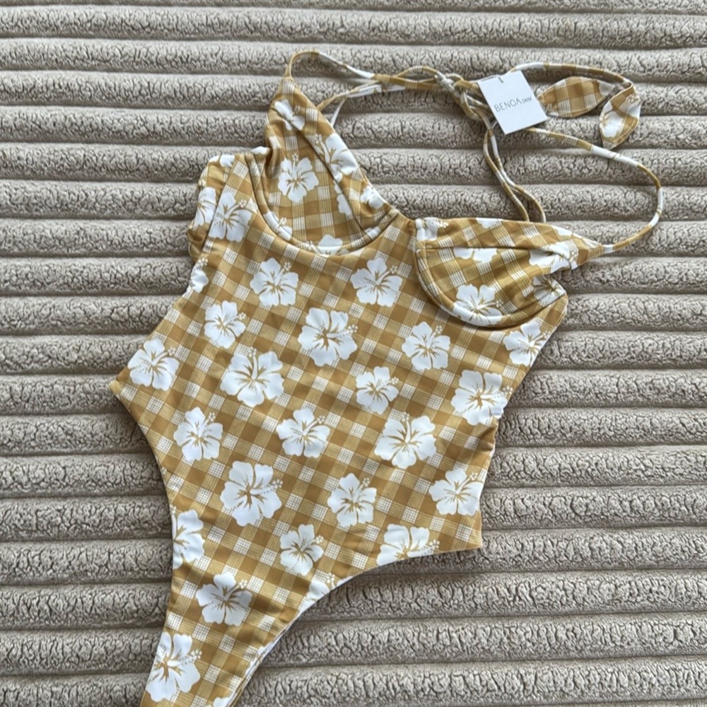 NWT BENOA SWIM Honey palaka swimsuit